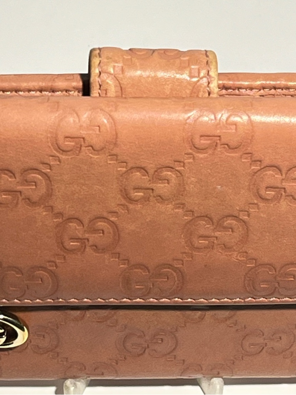 Gucci Compact Bifold Wallet GG Embossed Pink Shima Leather with Gold Charm - Picture 11 of 11